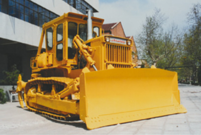 山推推土機累計銷量突破2000臺;被國家經貿部批準為進出口自營權企業。